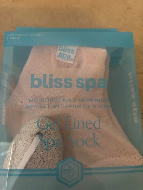 bliss spa Gel Lined Spa Sock  and  pumice stone - Picture 4 of 4